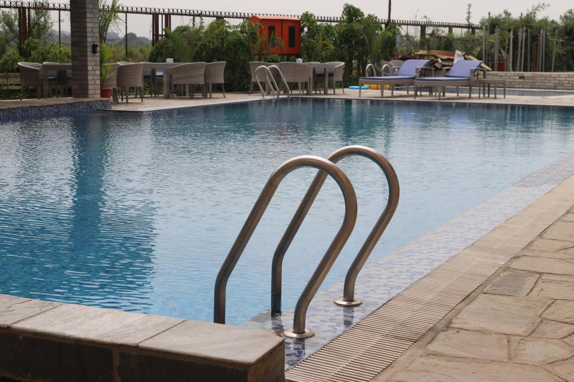 Galaxy Garden Resort Bharatpur  Exterior foto
